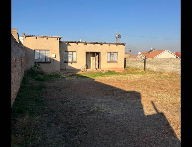 2 BEDROOM HOUSE FOR SALE IN LAWLEY